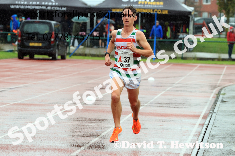 Senior Mens 6 Stage 2025 Northern Athletics Autumn Road Relays, Leigh, Lancashire. Photo: David T. Hewitson/Sports for All Pics